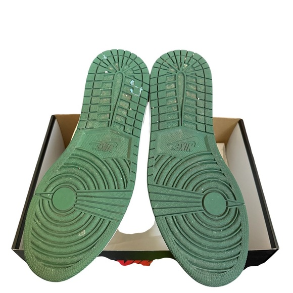 Jordan 1 Retro High OG (Gorge Green) - Picture 4 of 5